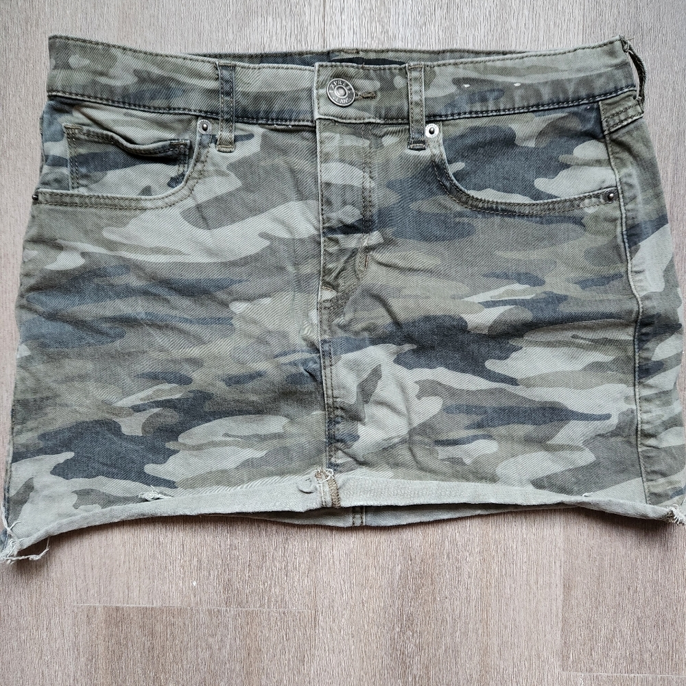 Camo mini skirt size 6